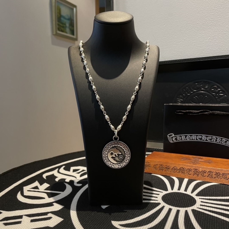 Ch**me He**ts necklaces